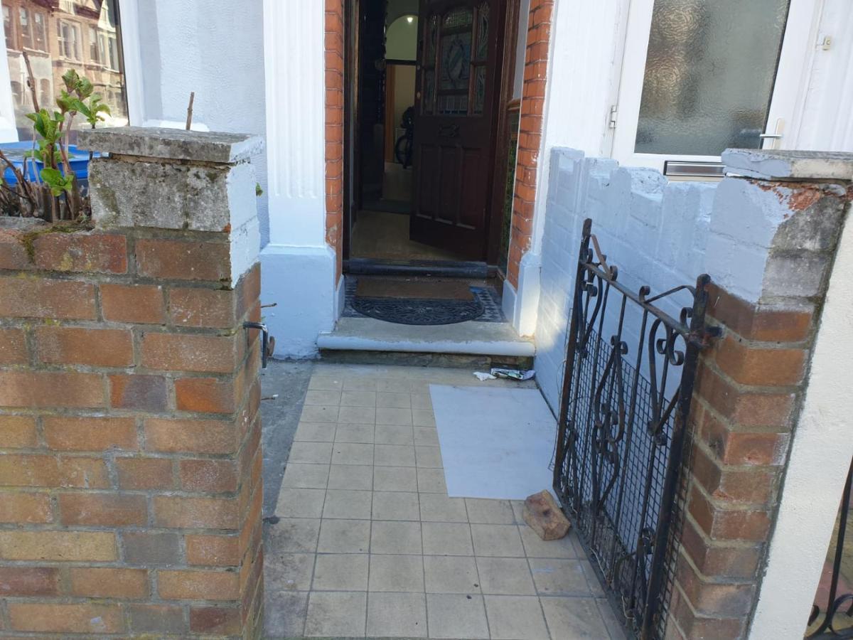 Burney Tomar House Leilighet Croydon Eksteriør bilde